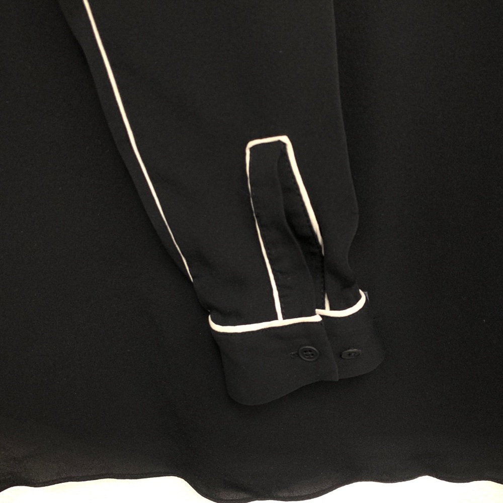 Elie Tahari ’Tyra’ Silk Blouse - Picture 6 of 7